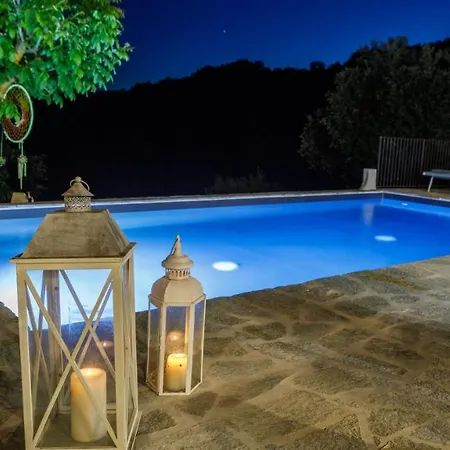 Mia 6, Emma ヴィラ