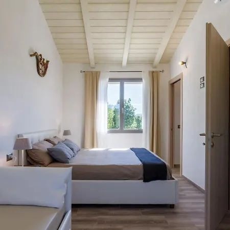 Villa Mia 6, Emma