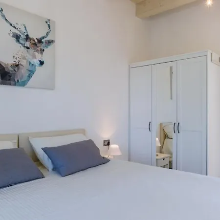 Villa Mia 6, Emma *