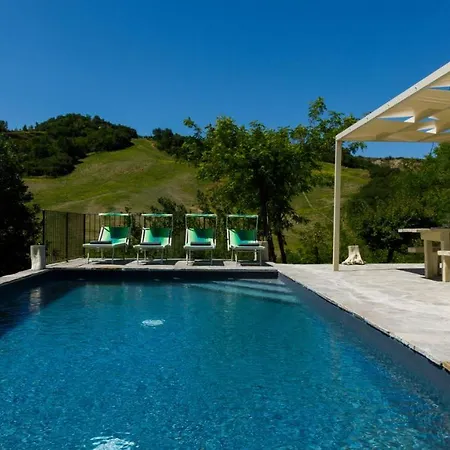 Mia 6, Emma ヴィラ